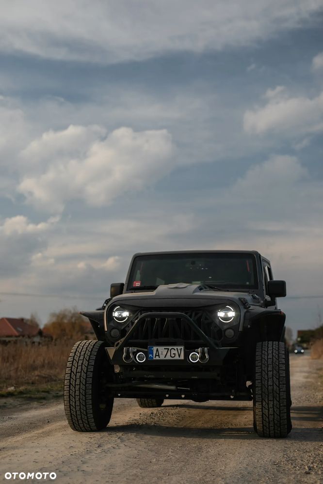Jeep Wrangler 3.6 Unlim Sahara - 3