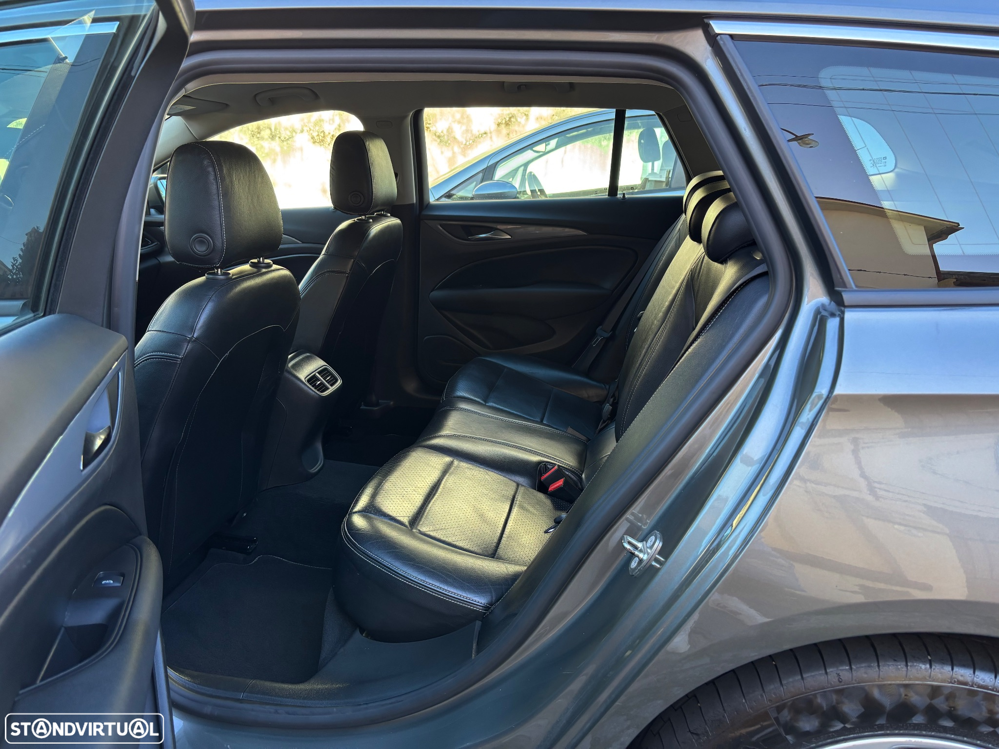 Opel Insignia Sports Tourer 1.6 CDTi Edition - 9