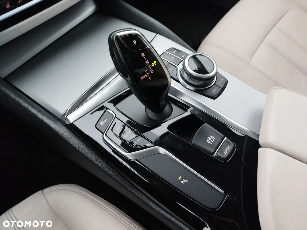 BMW Seria 5 530i xDrive Sport - 8