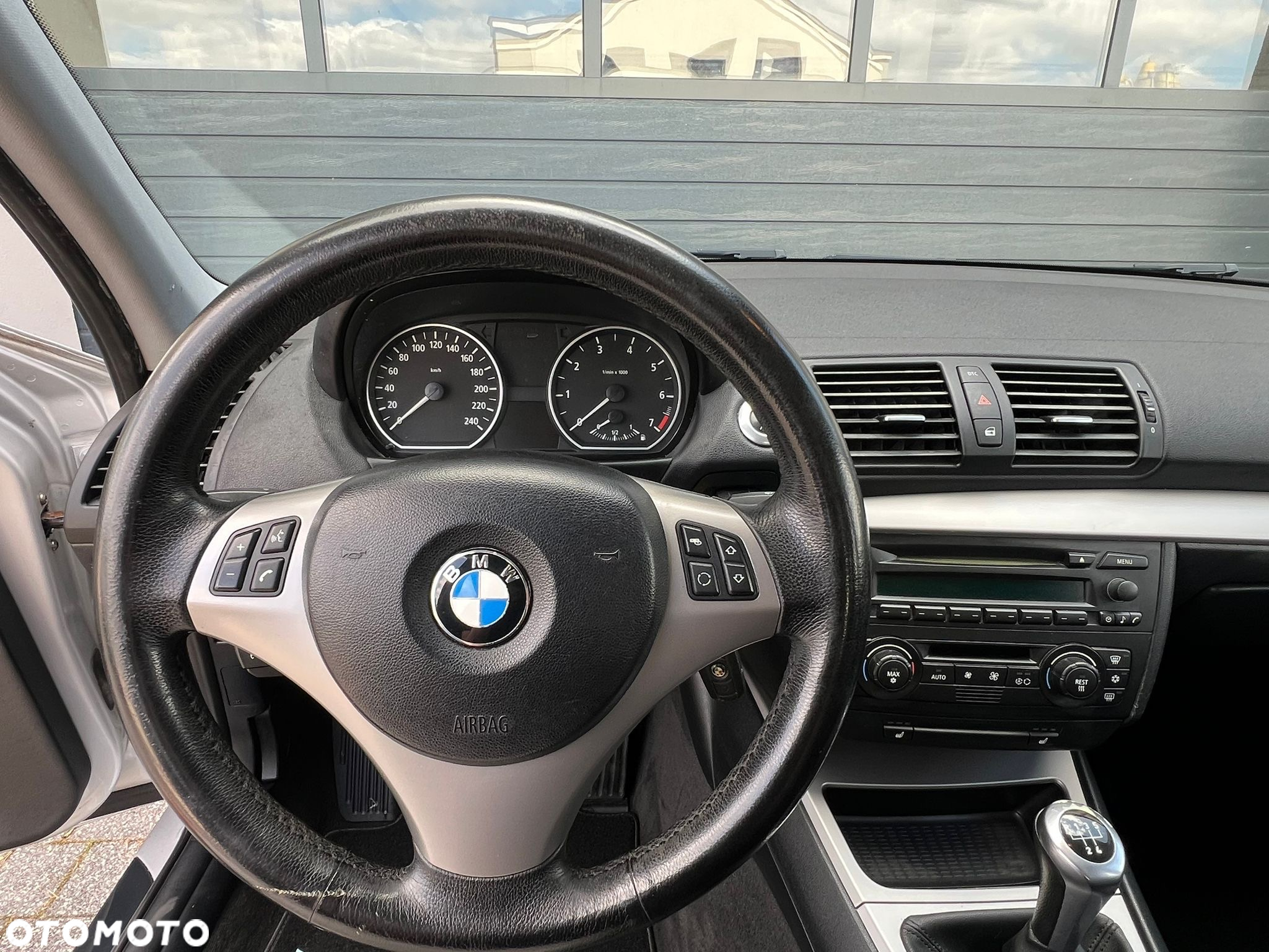 BMW Seria 1 - 18