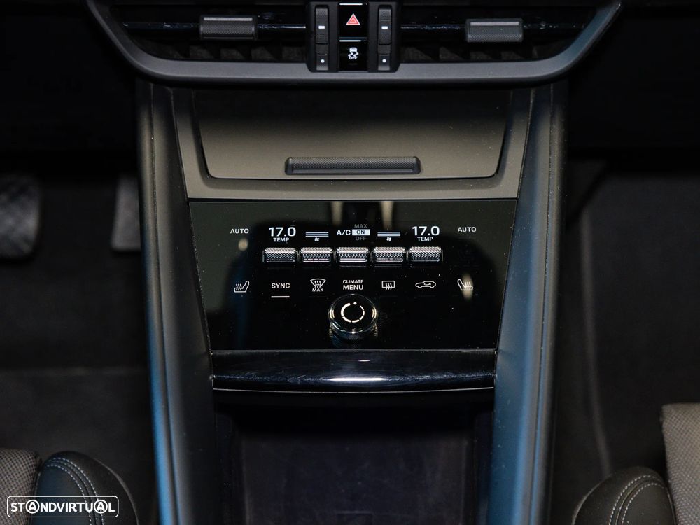 Porsche Macan Electric 4 - 34