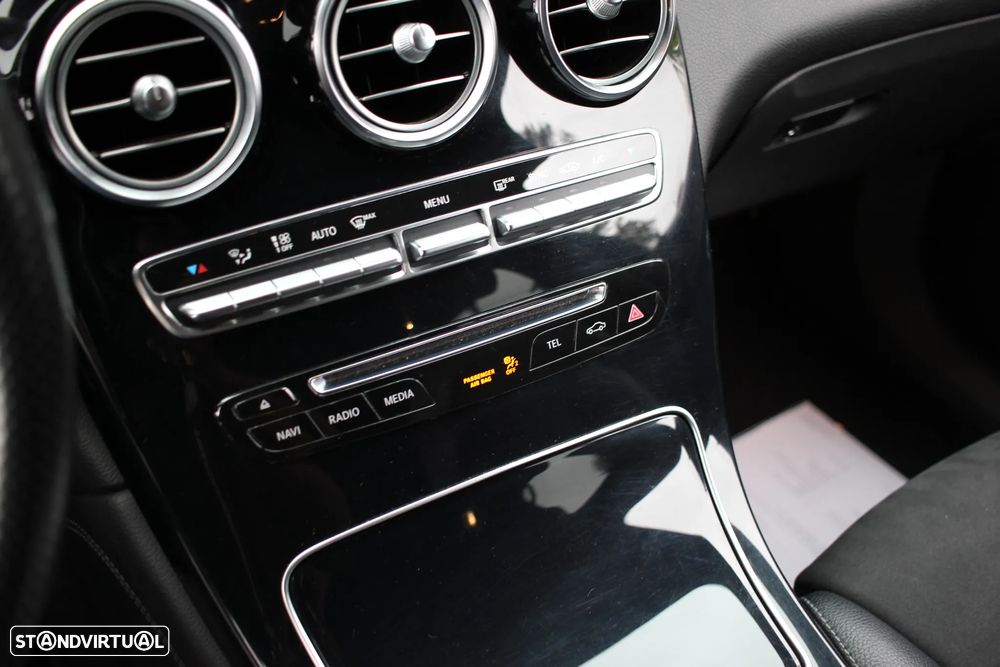 Mercedes-Benz GLC 220 d 4Matic 9G-TRONIC AMG Line - 23