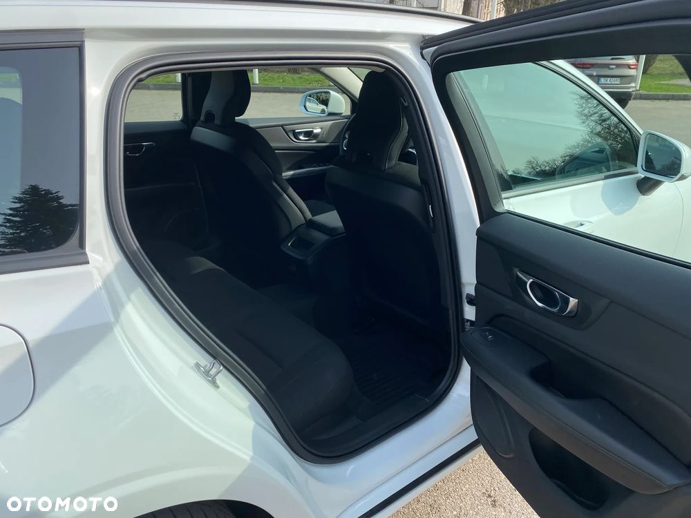 Volvo V60 B3 B Momentum Core - 17