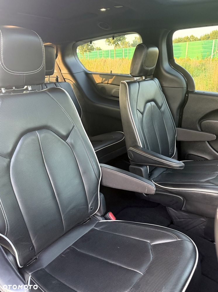 Chrysler Pacifica - 33
