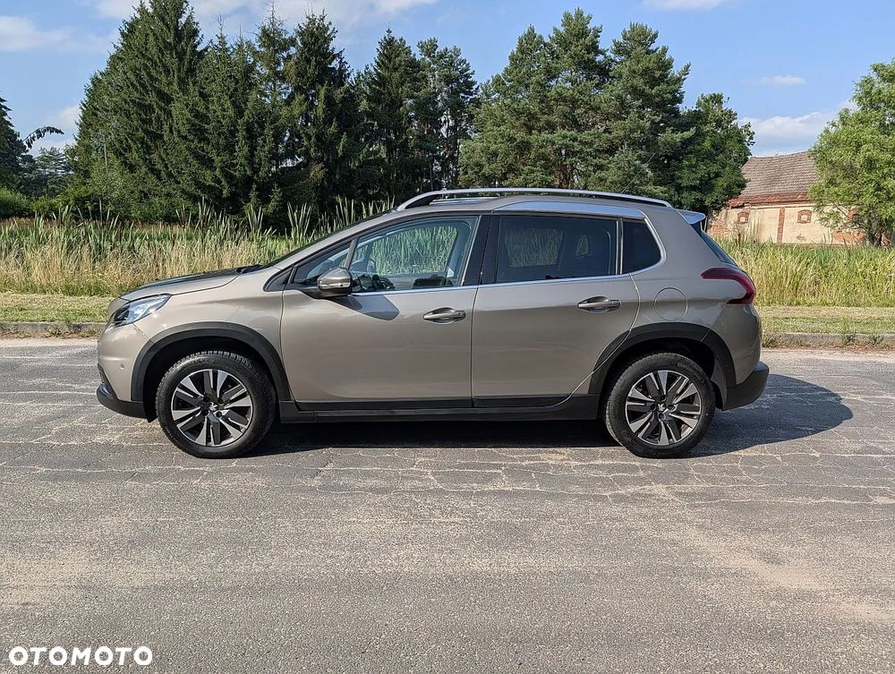 Peugeot 2008 1.2 Pure Tech Allure S&S - 4