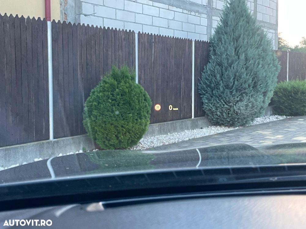 BMW Seria 5 525d xDrive AT - 13