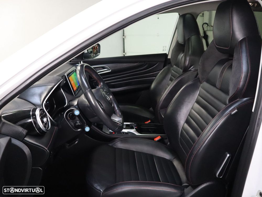 MG EHS 1.5 T-GDI Plug-in Hybrid Luxury - 6