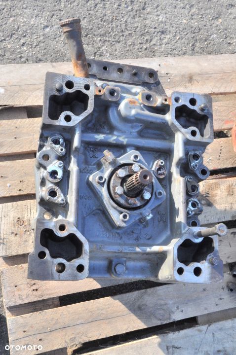 OBUDOWA MOSTU WOM KOSZ FENDT 724 M737150050060 - 3