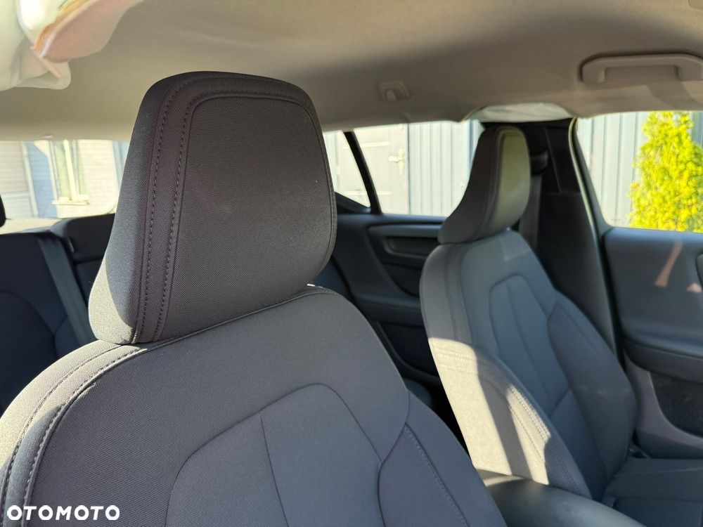 Volvo XC 40 T3 Momentum Pro - 26