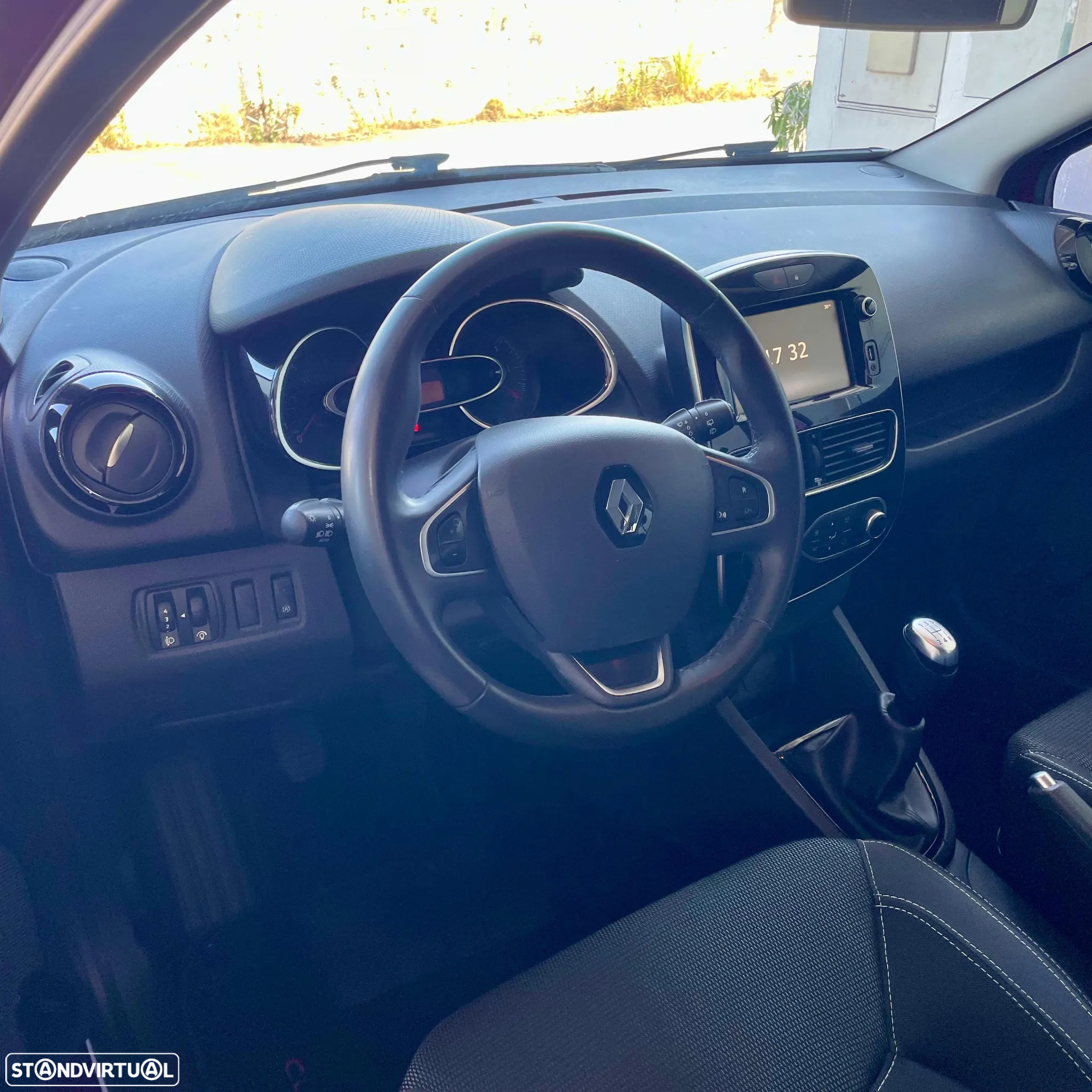 Renault Clio (Energy) TCe 90 Start & Stop LIMITED - 11