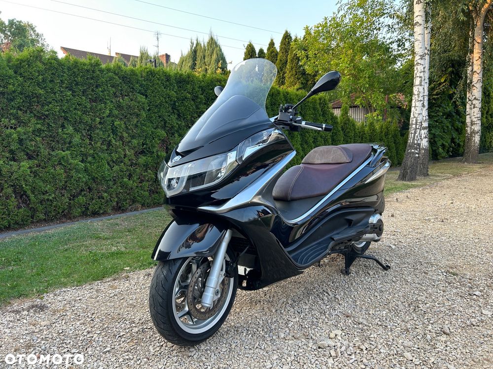 Piaggio X10 - 1
