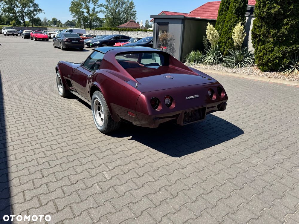 Chevrolet Corvette - 25