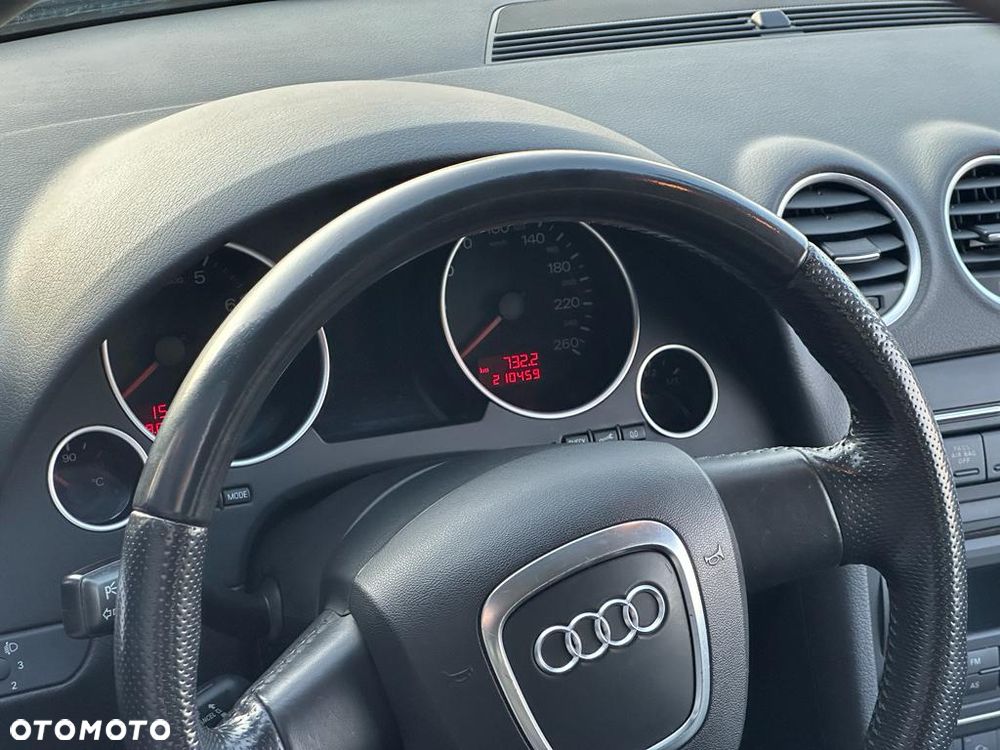 Audi A4 Cabrio 1.8 T - 11