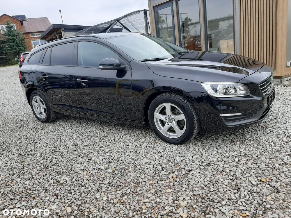 Volvo V60 D2 Momentum - 14