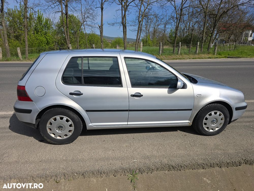 Volkswagen Golf 1.6 - 4