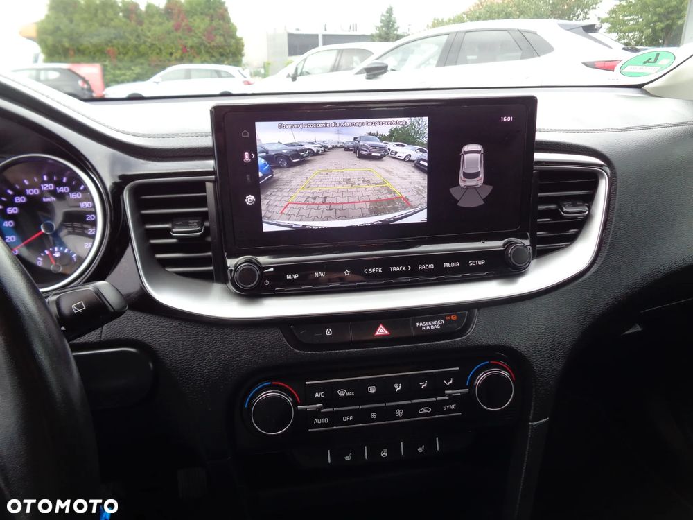Kia XCeed 1.5 T-GDI Business Line DCT - 18