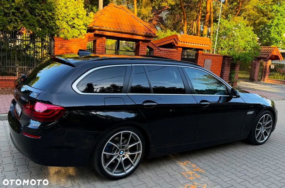 BMW Seria 5 520d xDrive - 24