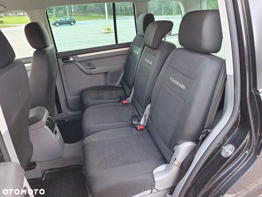 Volkswagen Touran - 6