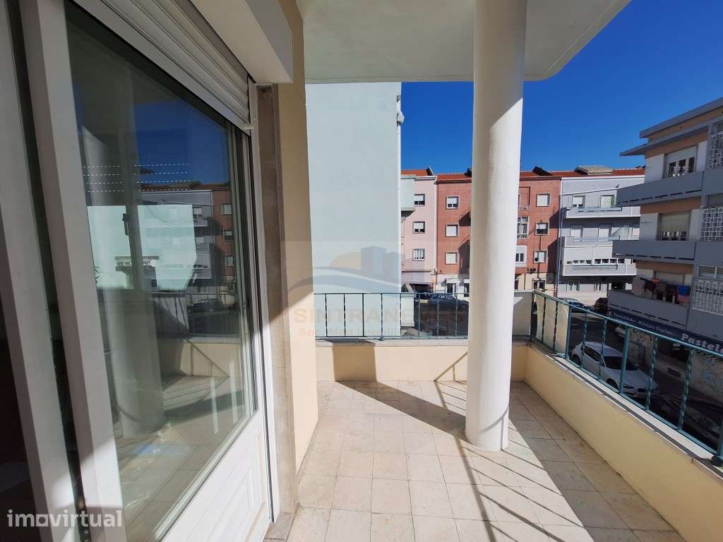 Apartamento T2, Venda Nova Metro, com ampla varanda, - Grande imagem: 5/9