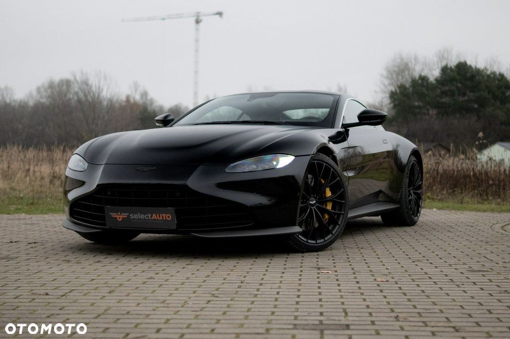 Aston Martin Vantage - 1