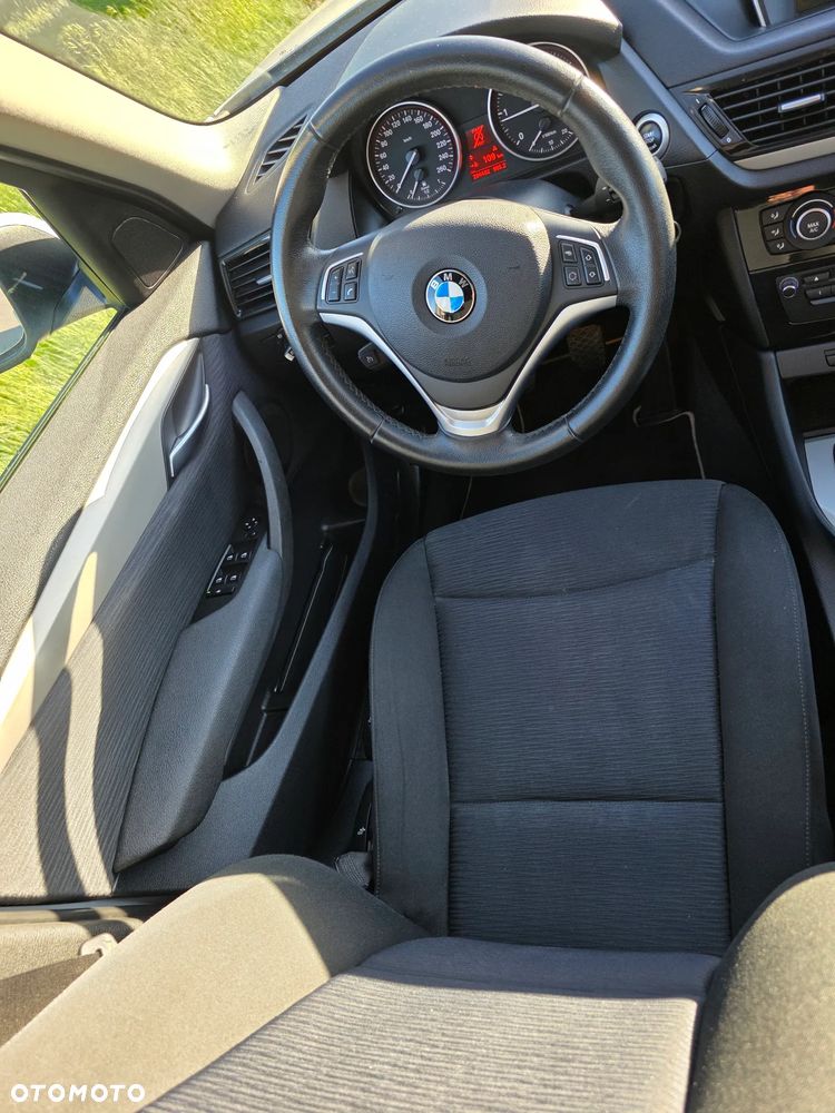 BMW X1 sDrive18d xLine - 13