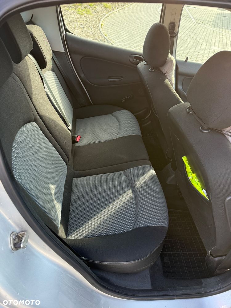 Peugeot 206 - 8