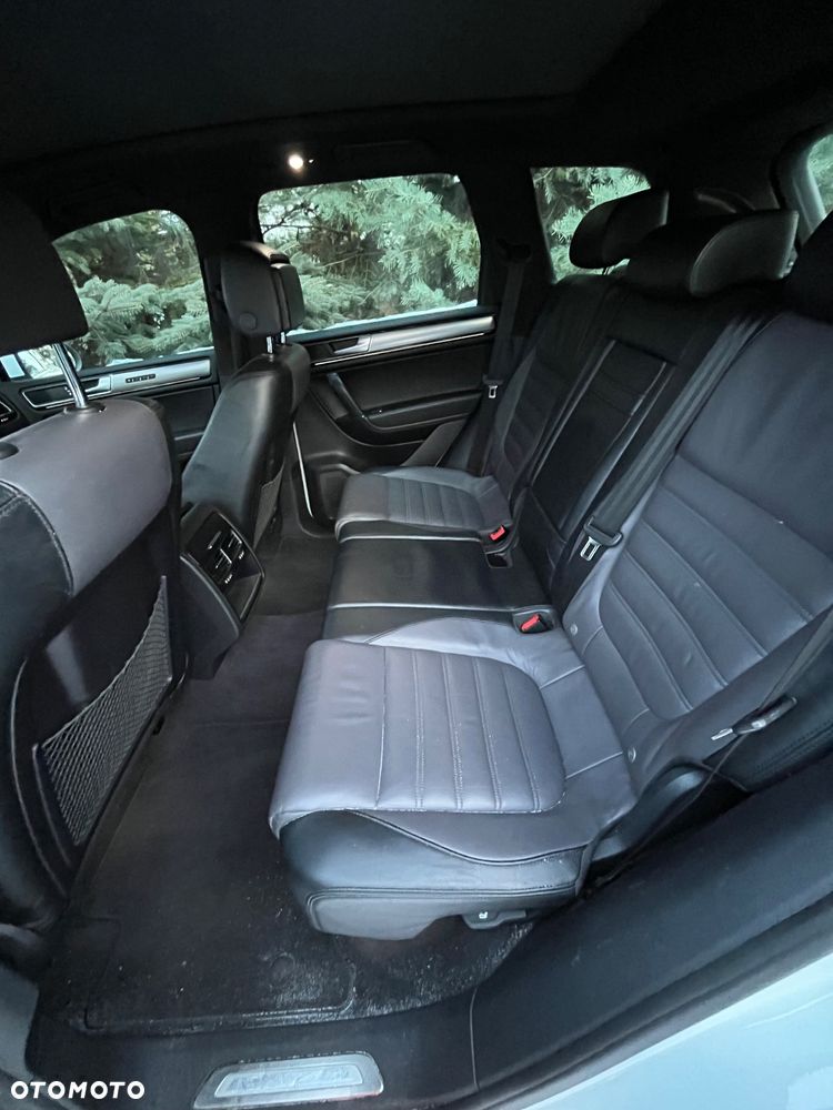 Volkswagen Touareg 3.0 V6 TDI BMT Perfectline R-Style - 23