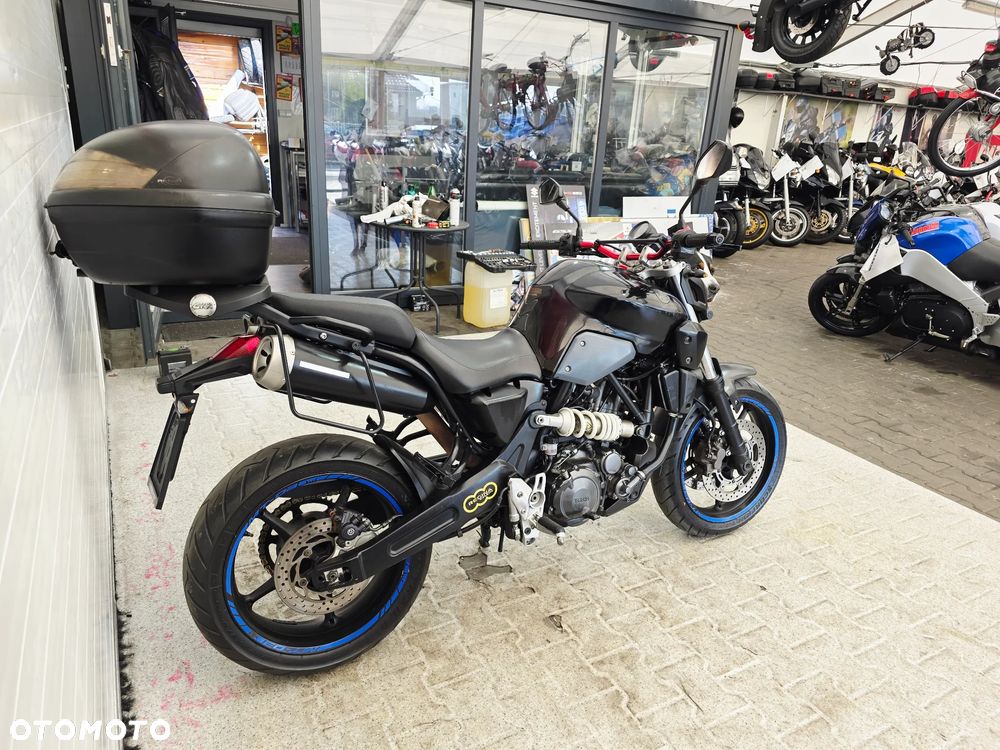 Yamaha MT - 6
