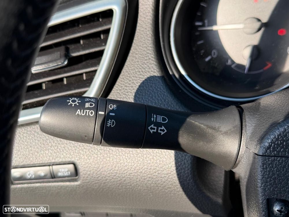 Nissan Qashqai 1.5 dCi N-Connecta 18 - 20