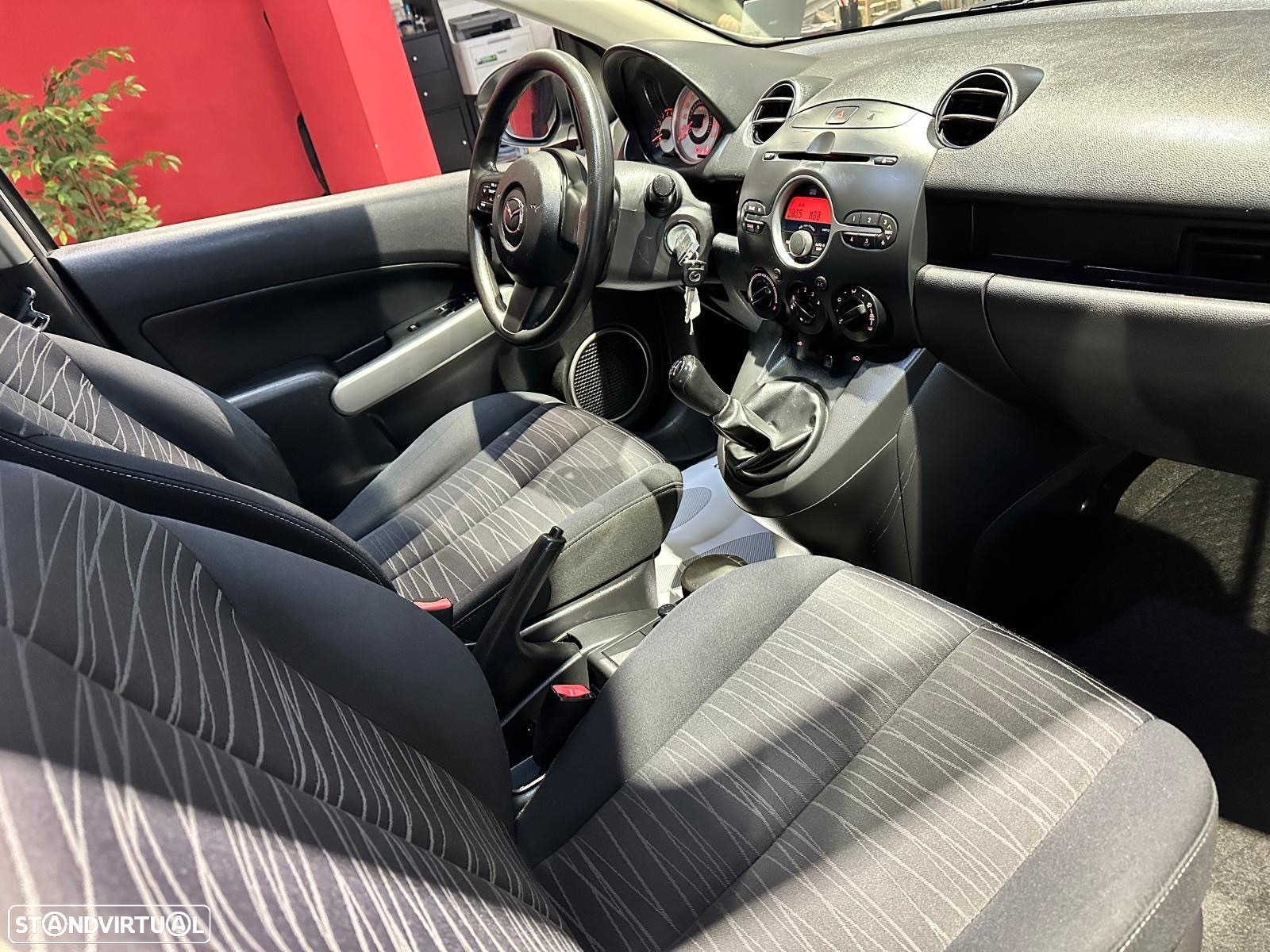 Mazda 2 1.4 MZ-CD Comfort AC - 10