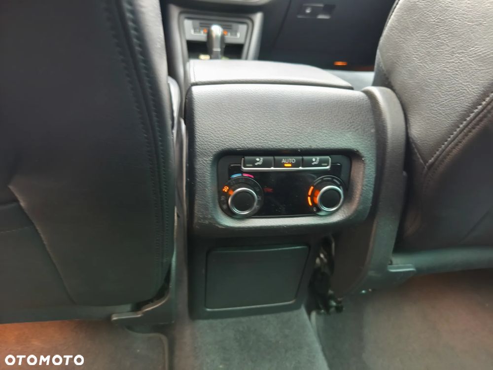 Volkswagen Sharan 2.0 TDI Highline DSG - 16