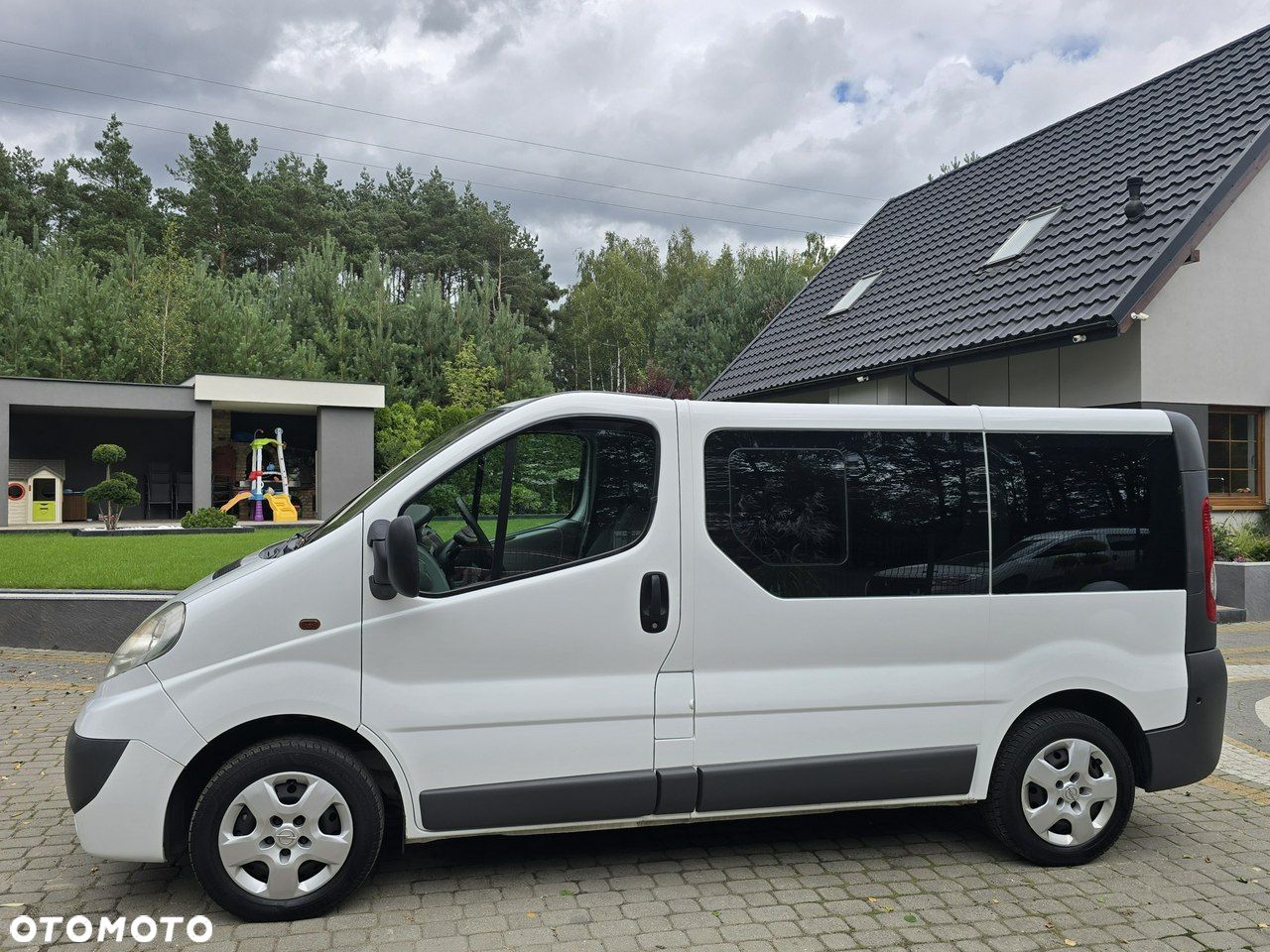 Opel Vivaro - 1