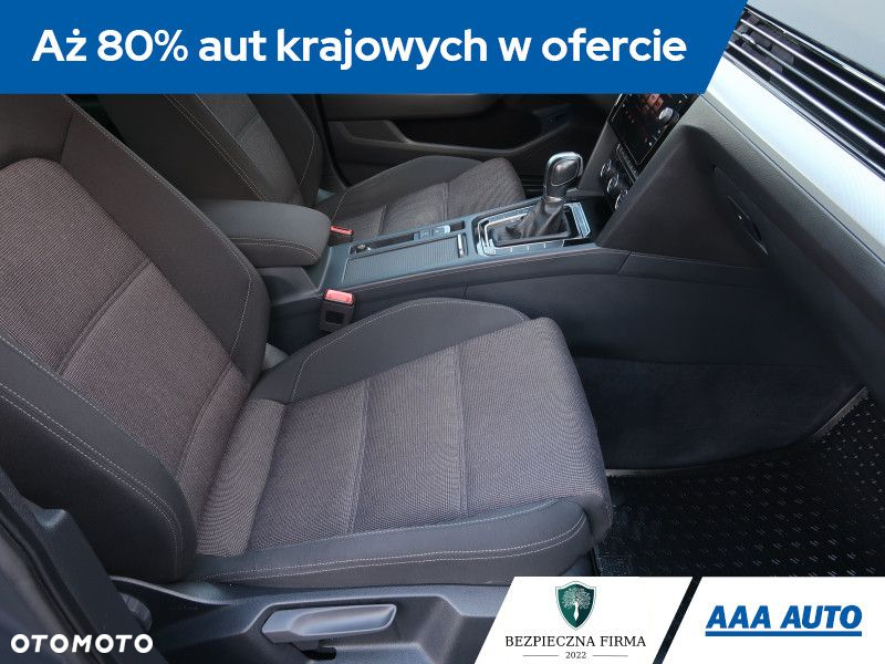 Volkswagen Passat - 10