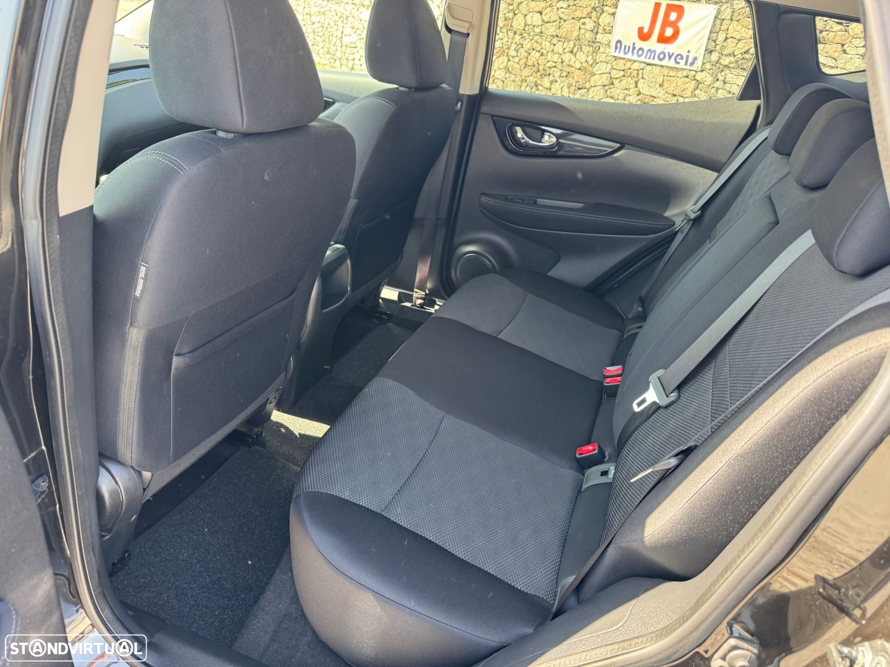 Nissan Qashqai 1.2 DIG-T N-Connecta 18 - 12