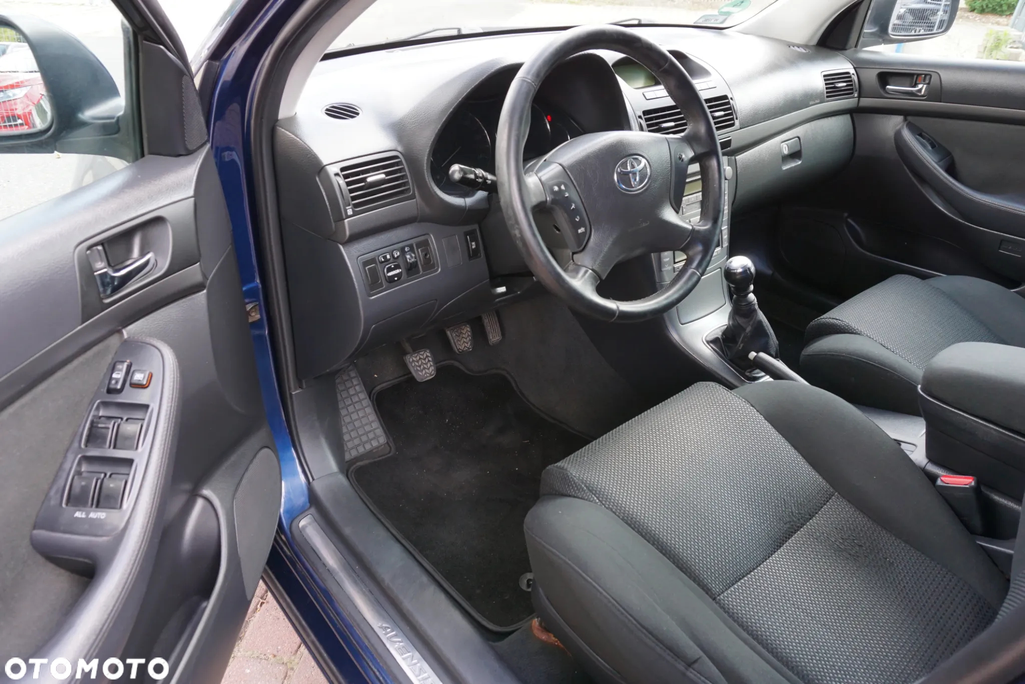 Toyota Avensis 2.2 D-4D Sol - 7