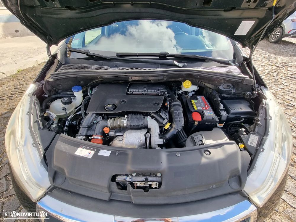 Peugeot 208 1.6 BlueHDi Style - 11