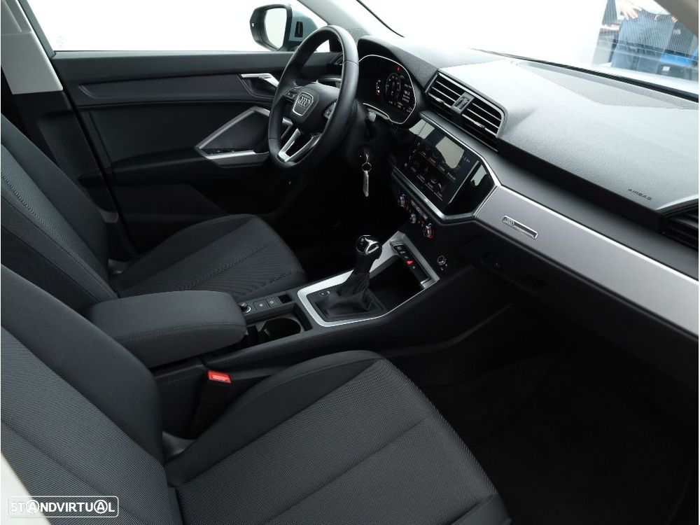 Audi Q3 45 TFSIe S tronic - 13