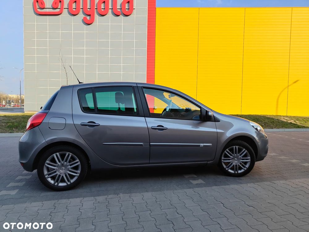 Renault Clio 1.2 16V 75 nightDay - 15