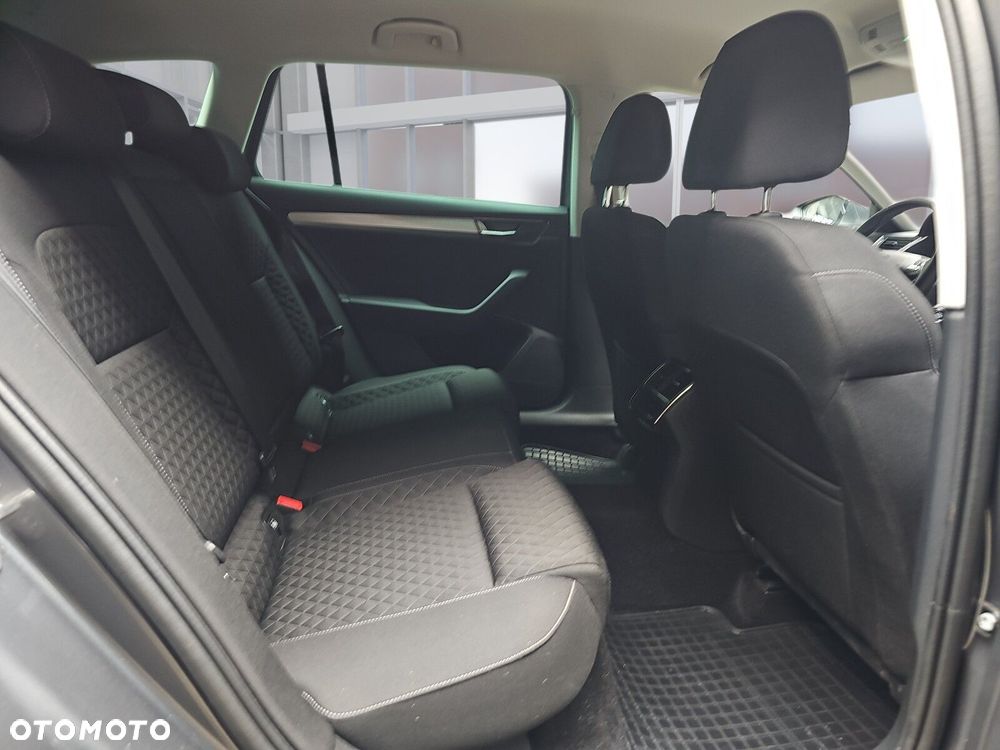 Skoda Superb 2.0 TDI SCR Ambition - 10