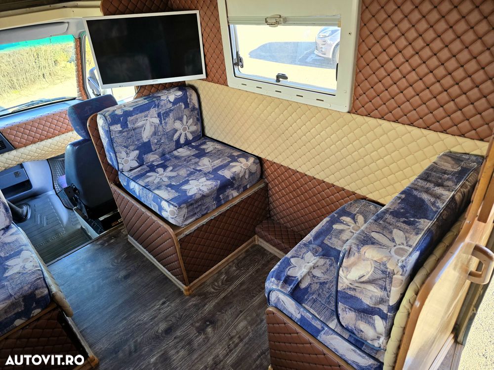 Mercedes-Benz Sprinter - 13