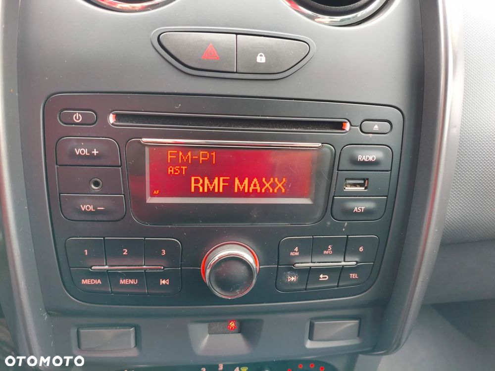 Dacia Duster 1.6 SCe Laureate S&S - 9