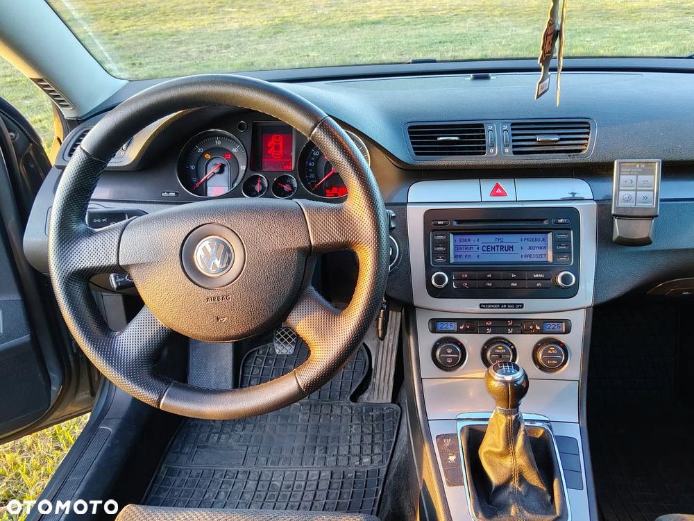Volkswagen Passat 2.0 TDI Trendline - 18