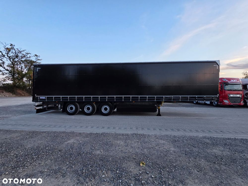 Schmitz Cargobull 3 - 12