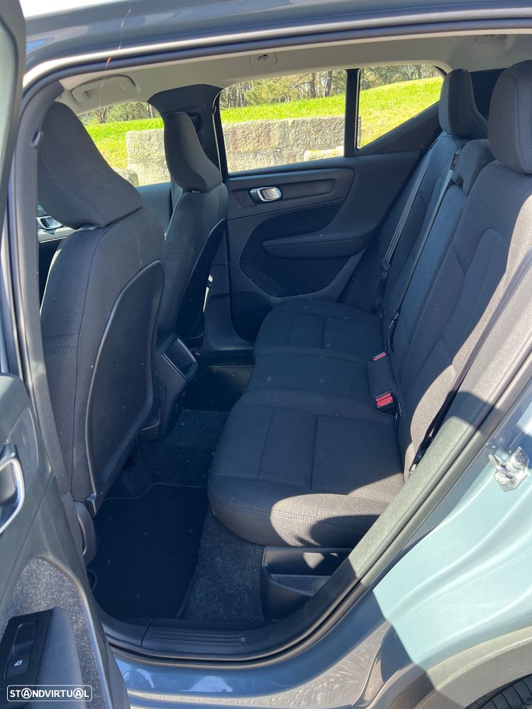 Volvo XC 40 1.5 T2 Momentum Core Geartronic - 11