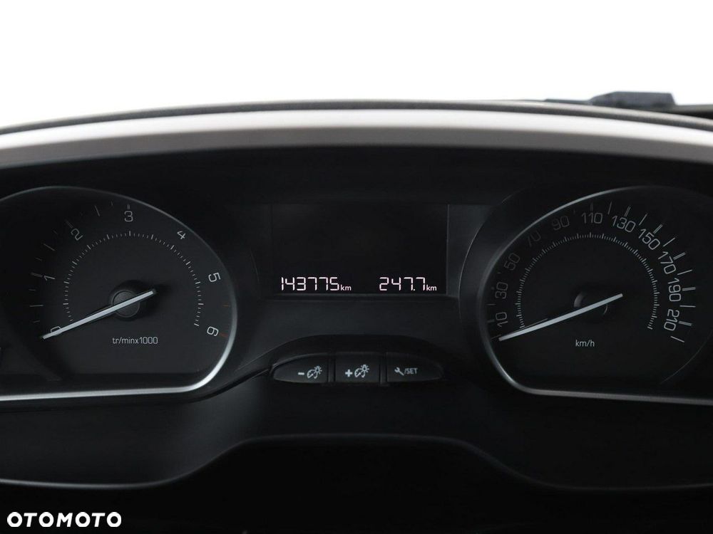Peugeot 2008 1.6 BlueHDi Style - 23