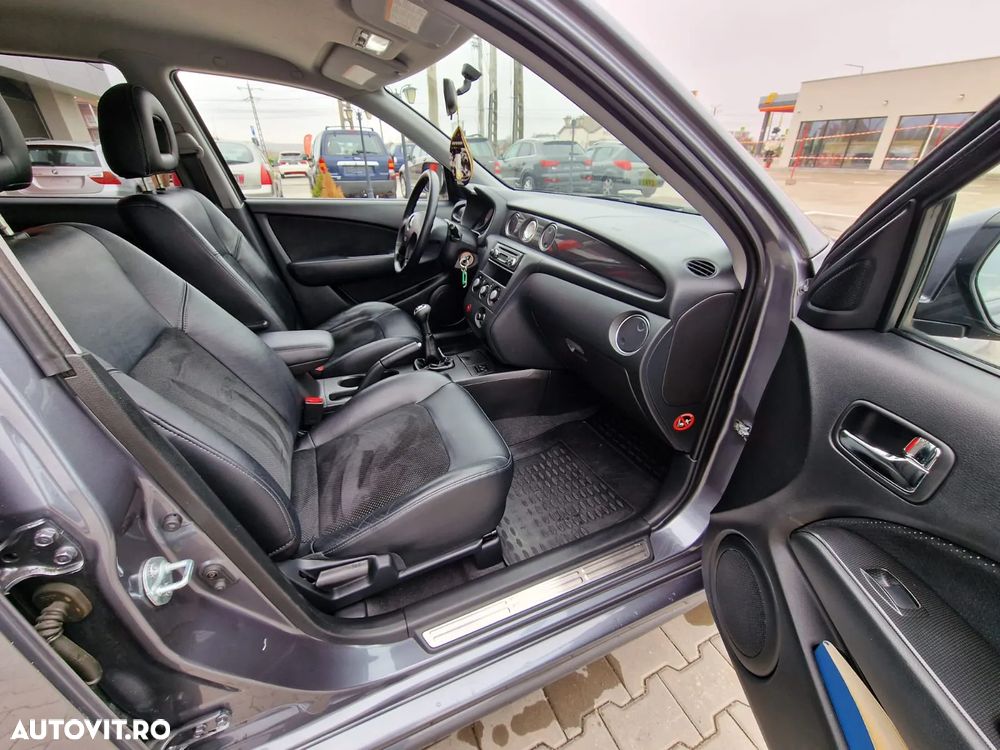 Mitsubishi Outlander 2.0 Turbo 4WD - 22