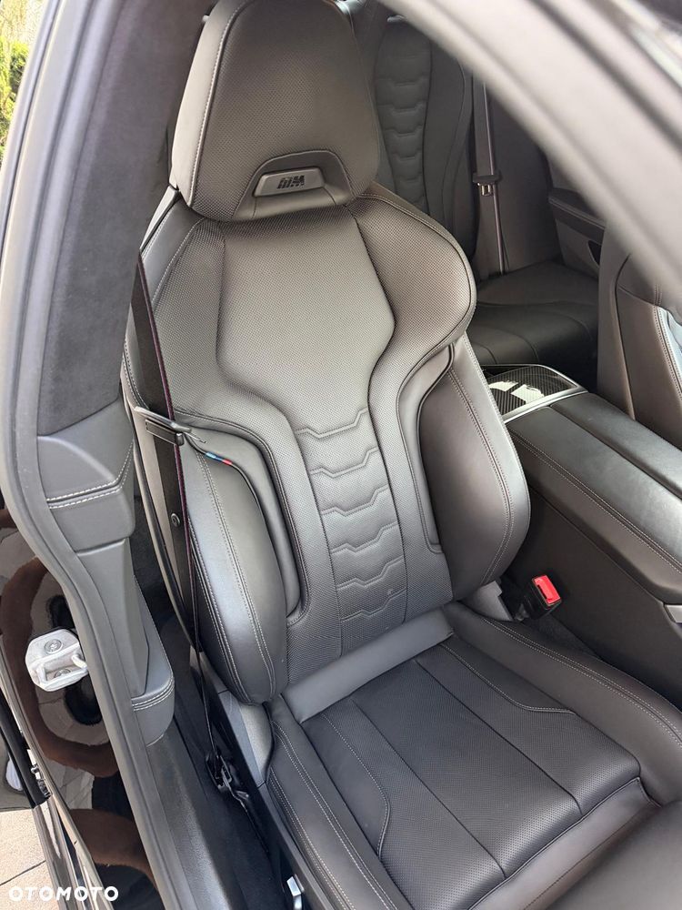 BMW Seria 8 840d xDrive mHEV - 9