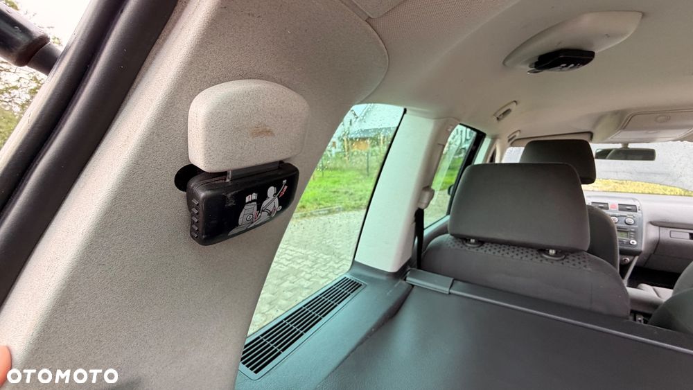 Volkswagen Touran - 17