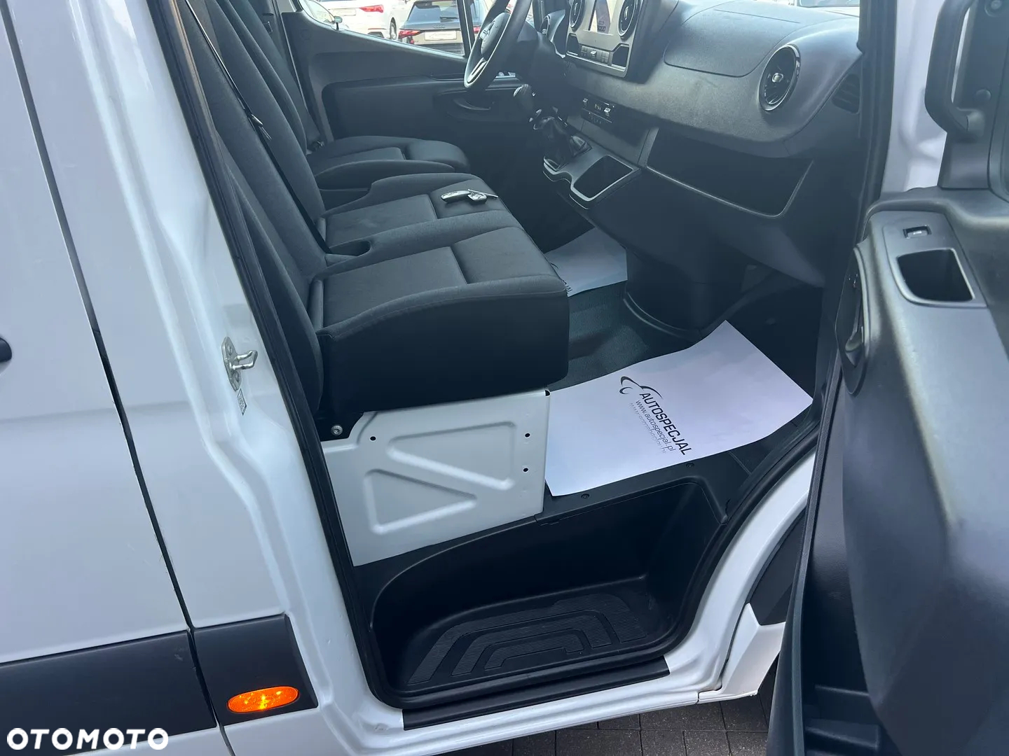Mercedes-Benz Sprinter - 18