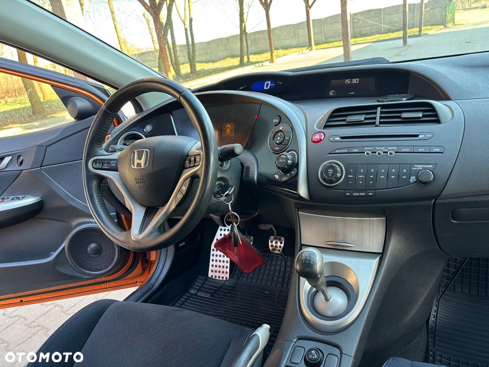 Honda Civic 1.8 Comfort - 11